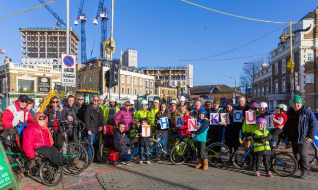 Chiswick Residents Thank Builders For CW9 Bike Lanes