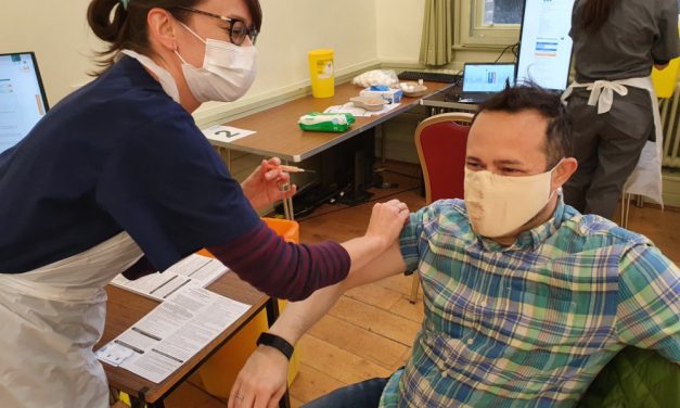 Councillor Gary Malcolm gets COVID vaccine and urges everyone to get theirs